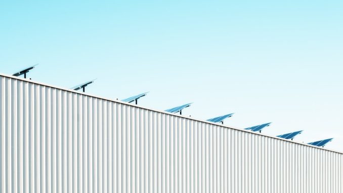 Hur man optimerar sin solpanelinstallation för snöiga klimat illustration