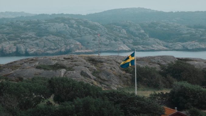Solenergi och dess bidrag till Sveriges klimatmål illustration